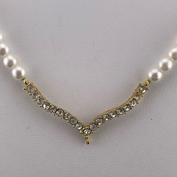 Vintage Faux Pearl and Clear Rhinestone V Shaped Necklace Gold Tone - Picture 2 of 6